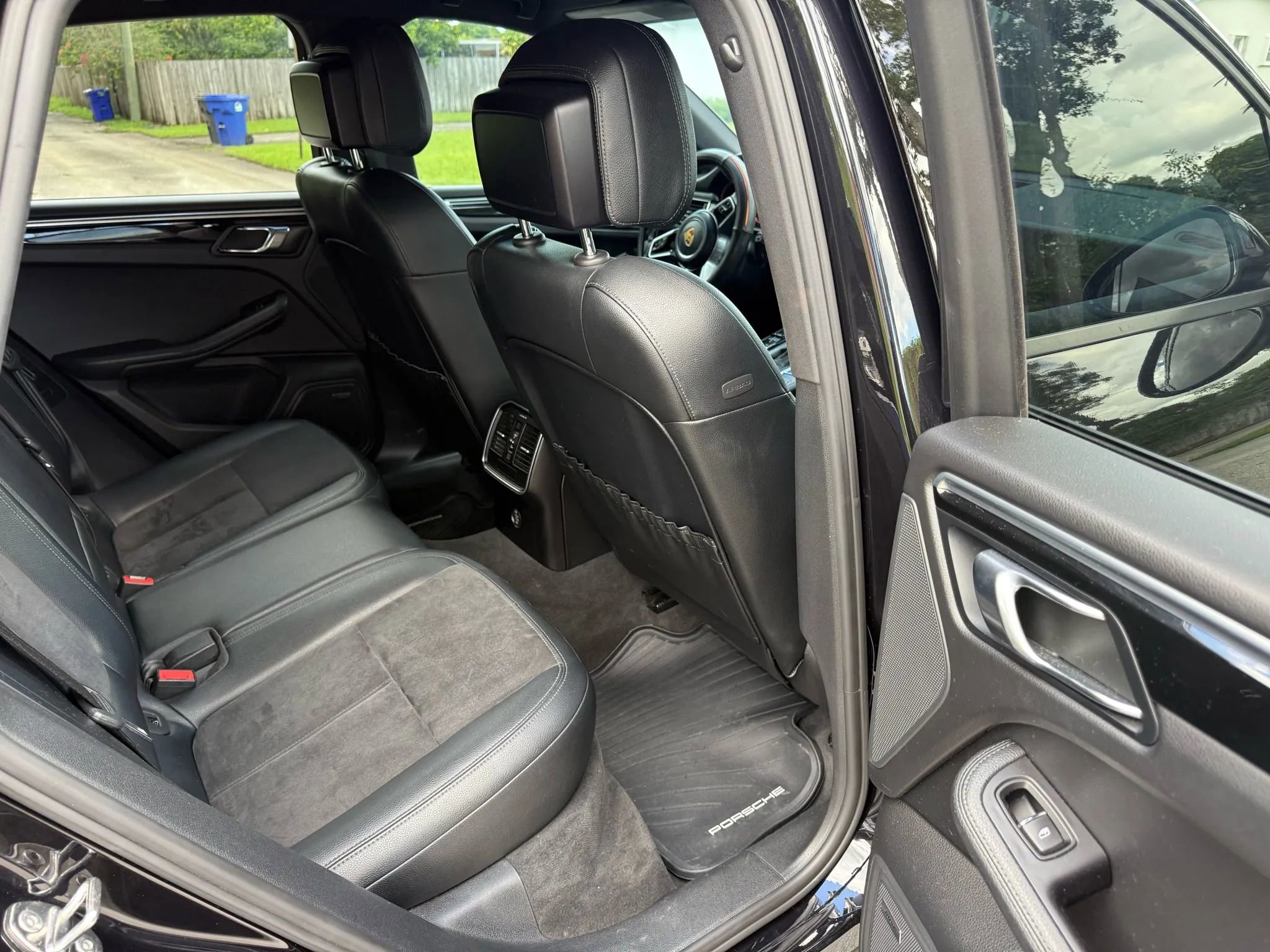 Used 2017 Porsche Macan image 16