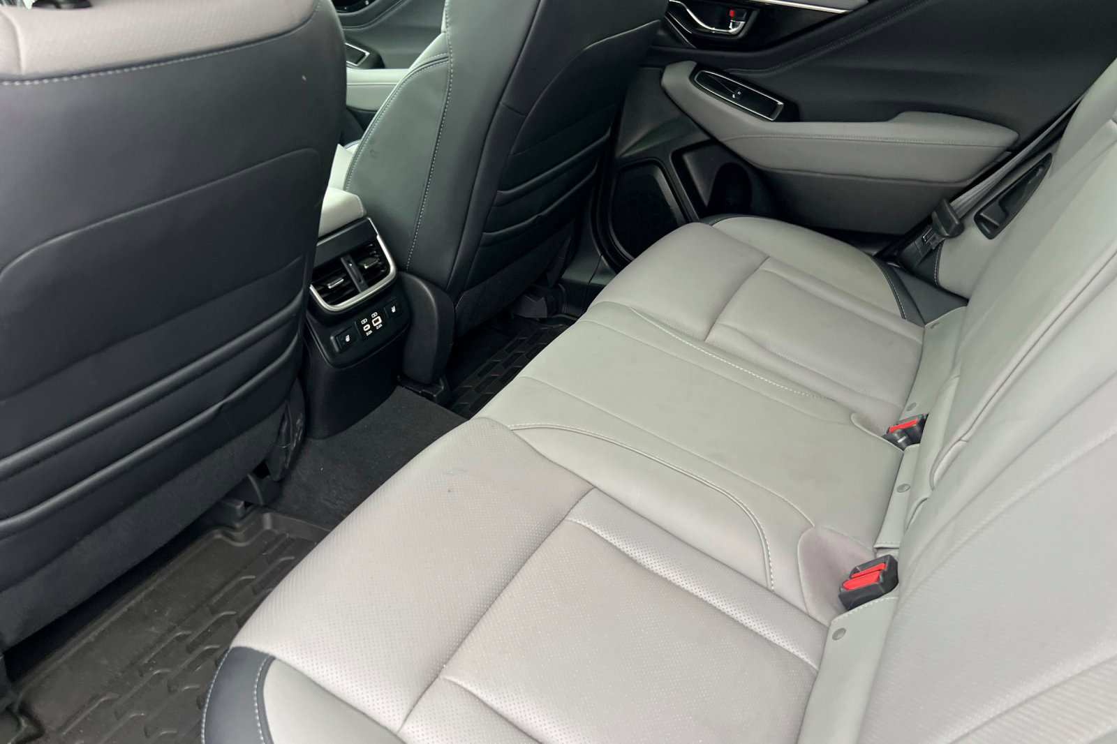 Used 2024 Subaru Outback Limited image 11