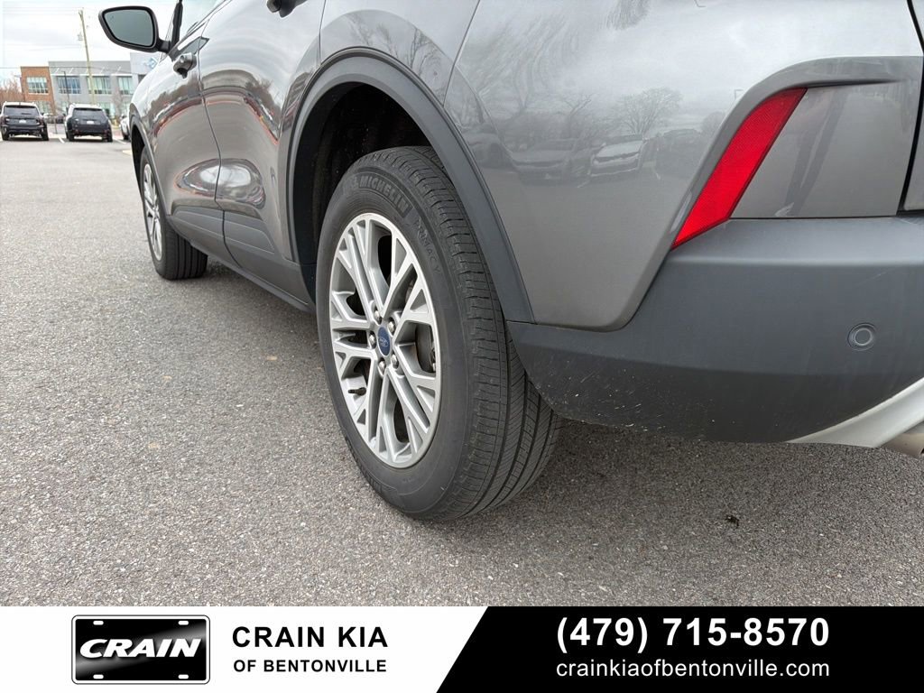 Used 2022 Ford Escape SEL image 8