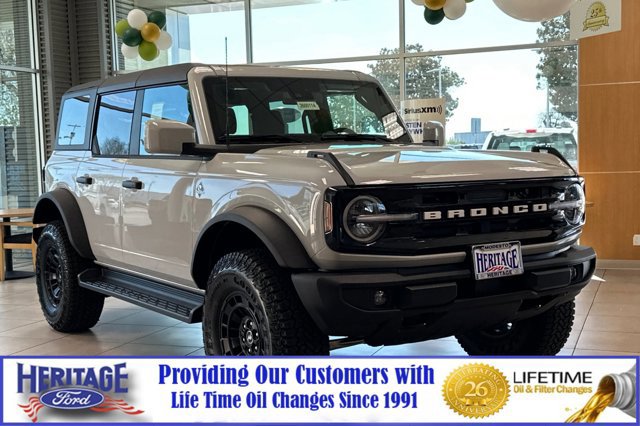 New 2026 Ford Bronco Outer Banks w/ Sasquatch Package image 1