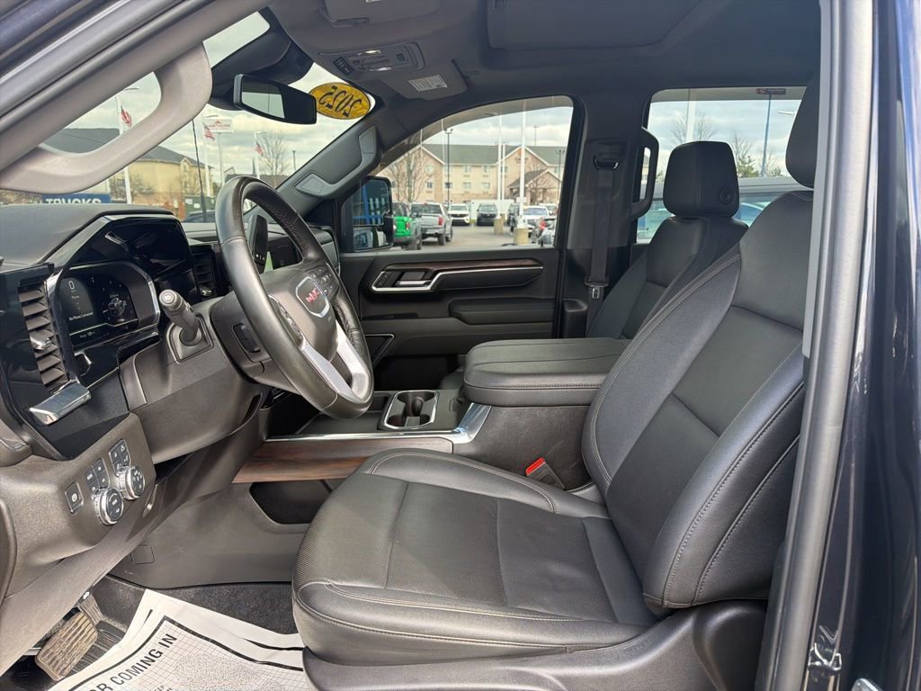 Used 2025 GMC Sierra 2500 SLT AWD/4WD image 4