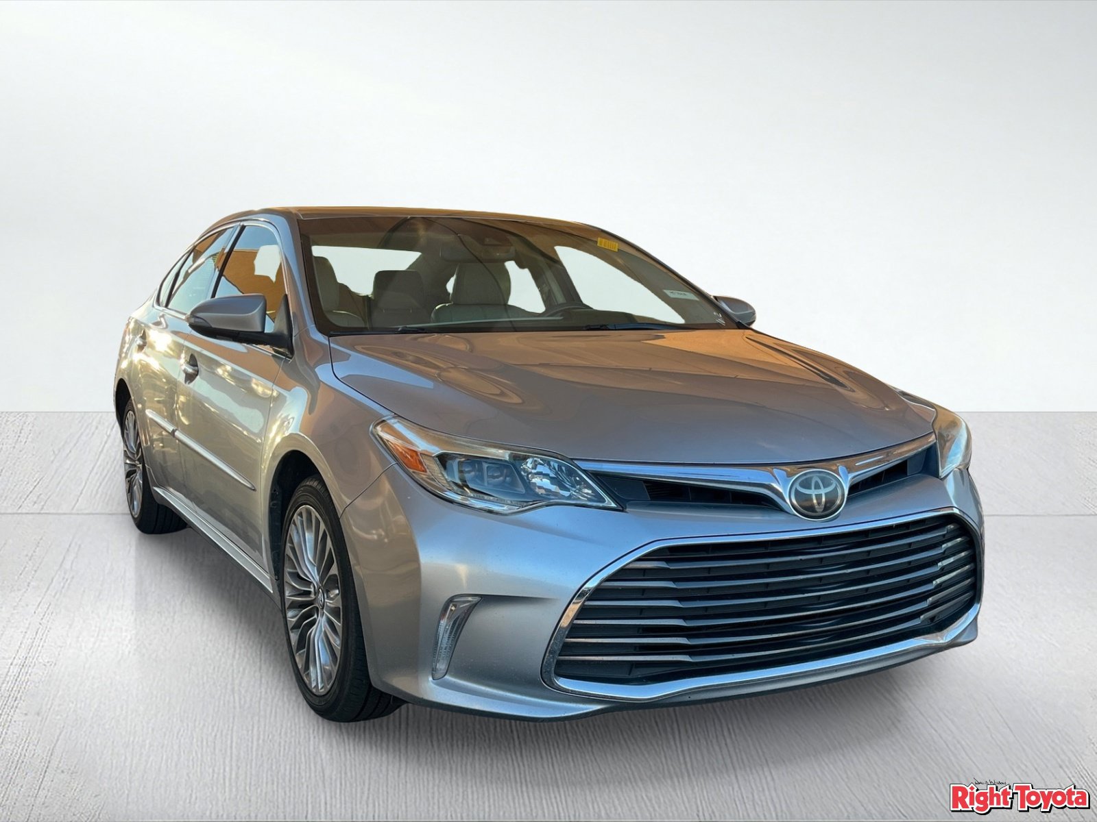 Used 2016 Toyota Avalon Limited w/ Toyota Safety Sense Package FWD image 5