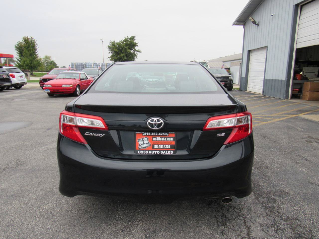 Used 2012 Toyota Camry SE FWD image 5