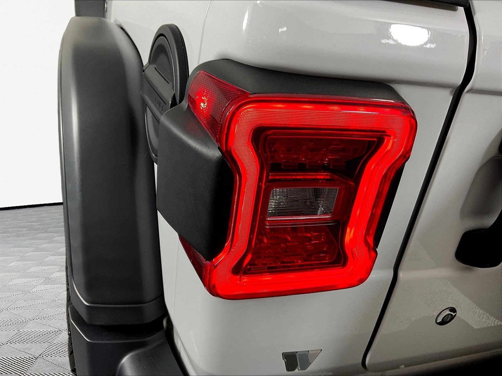Used 2020 Jeep Wrangler Rubicon w/ LED Lighting Group AWD/4WD image 23