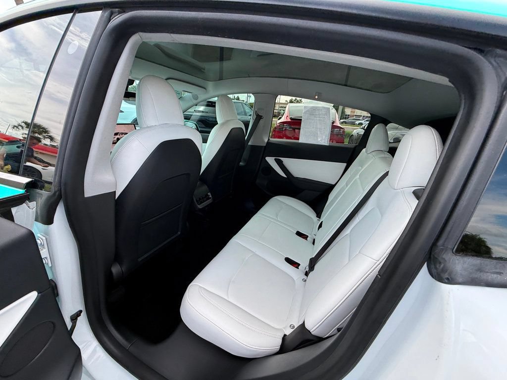 Used 2022 Tesla Model Y Performance AWD/4WD image 22