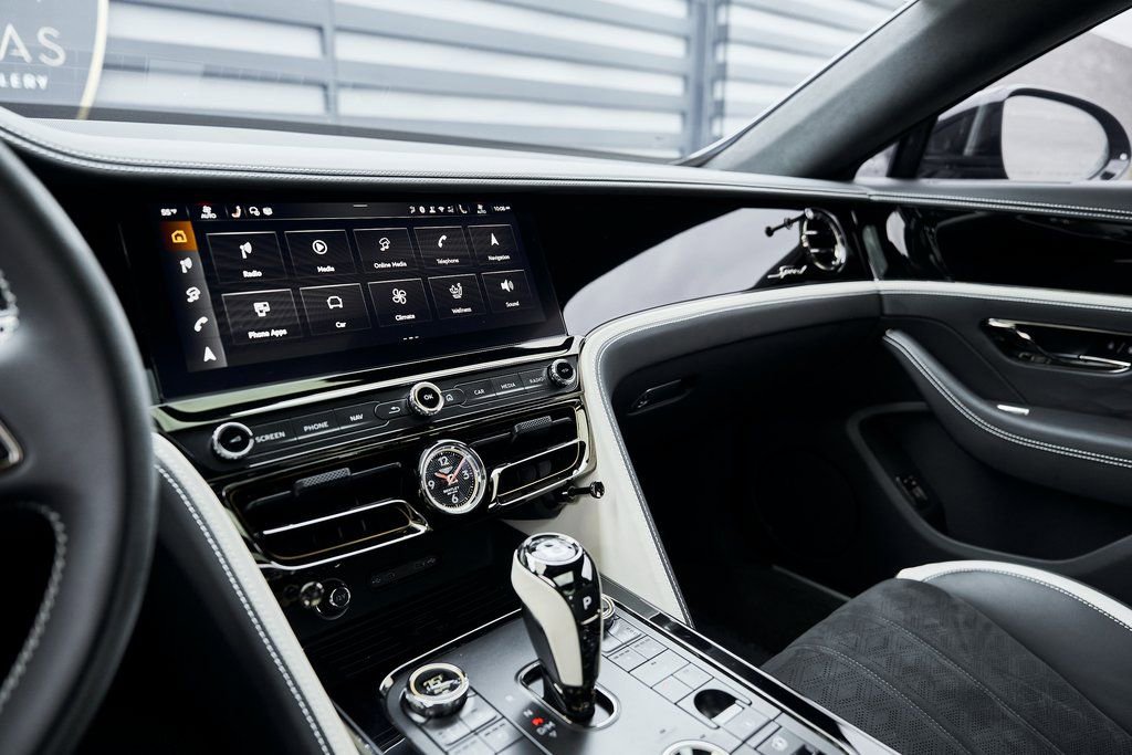 Used 2025 Bentley Flying Spur Plug-In Hybrid image 71