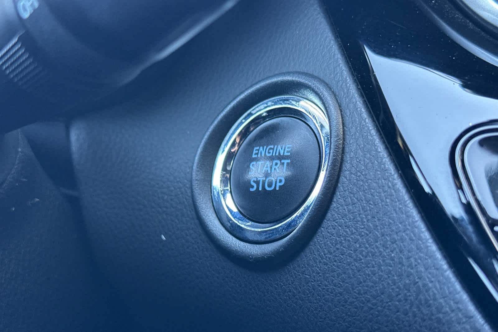 Used 2021 Toyota C-HR XLE FWD image 23