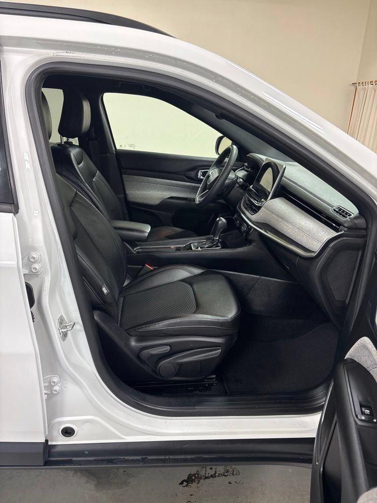 Used 2024 Jeep Compass Latitude AWD/4WD image 23