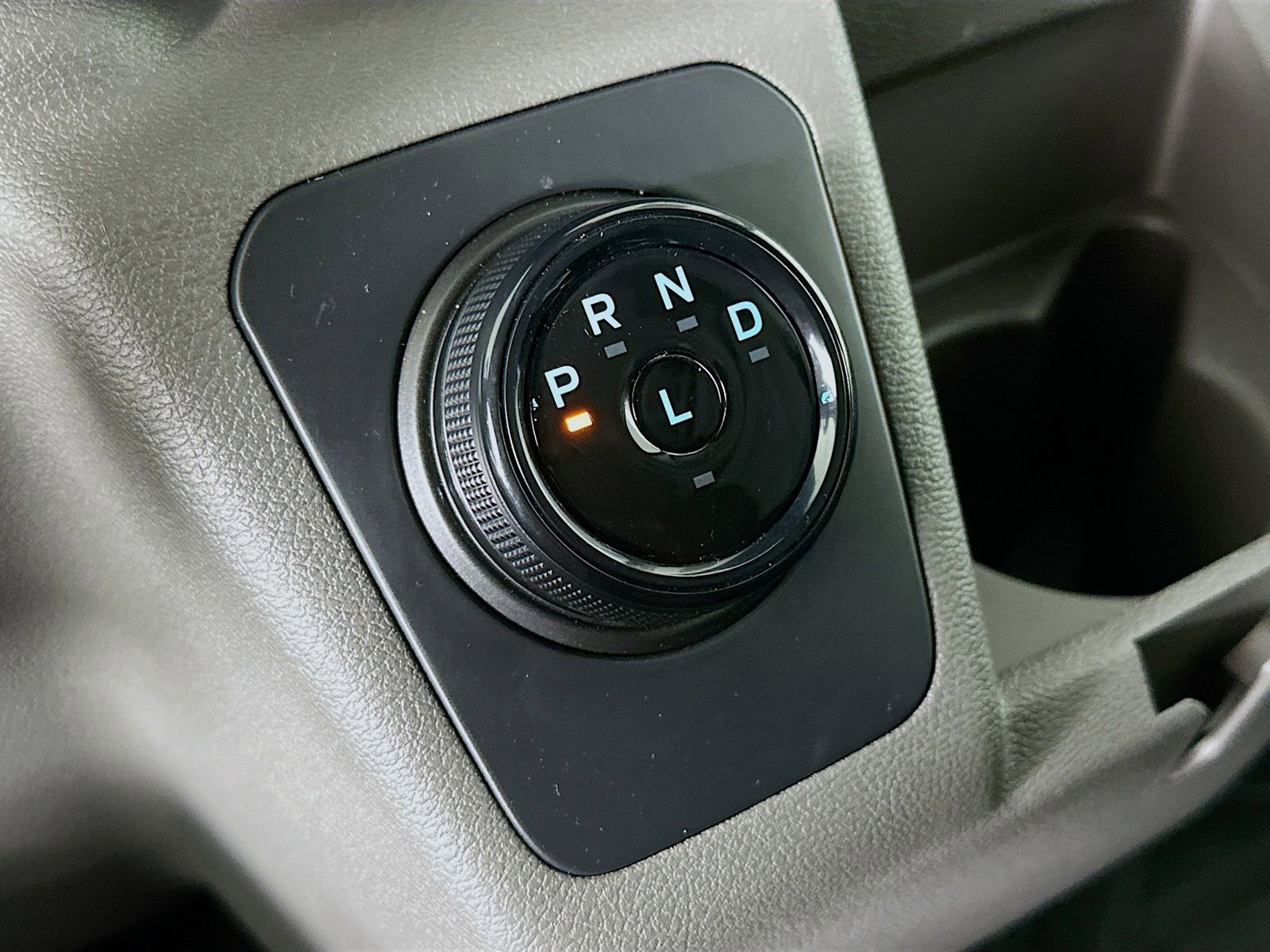 Used 2023 Ford E-Transit Medium Roof image 17