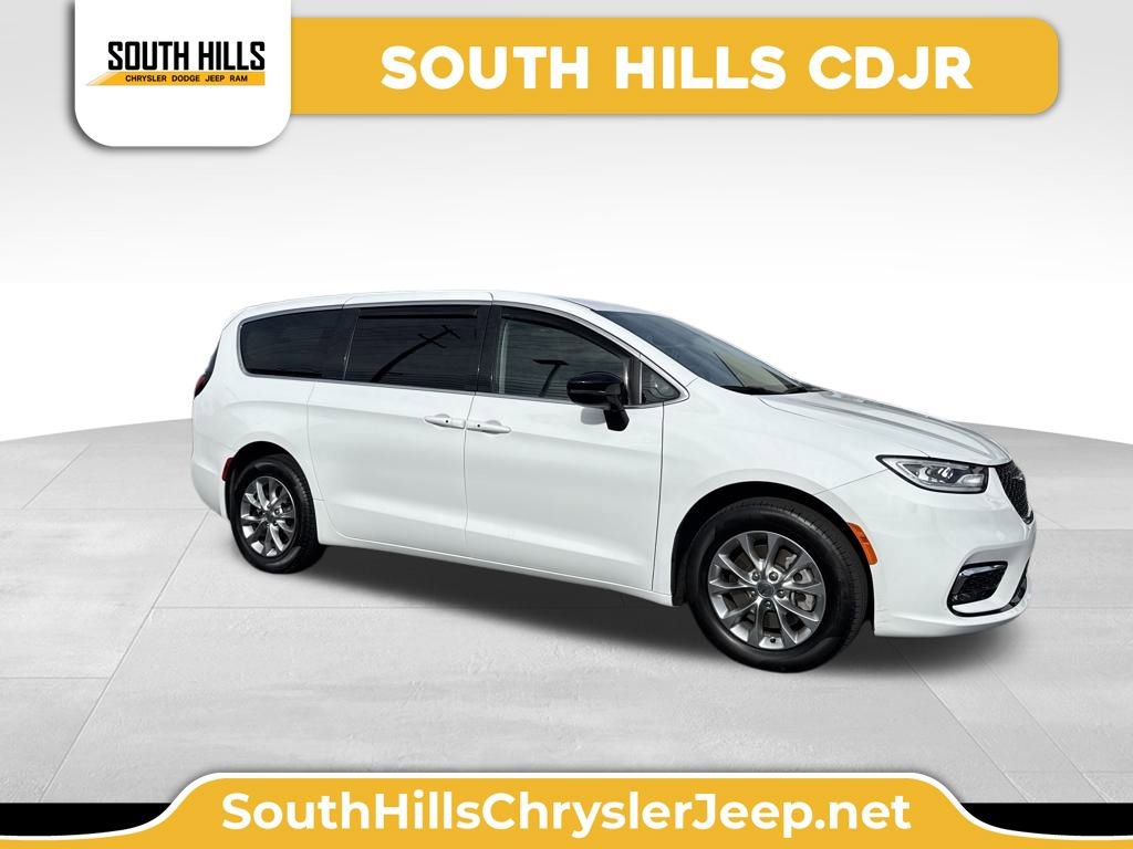 Used 2024 Chrysler Pacifica Touring-L image 1