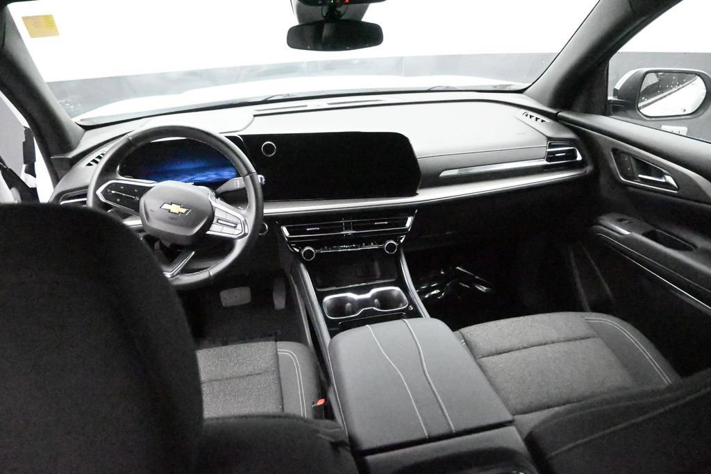 Used 2025 Chevrolet Traverse LT FWD image 15