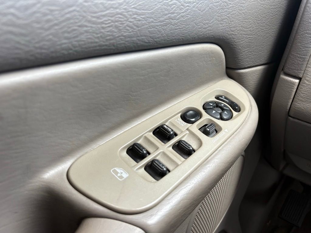 Used 2004 Dodge Ram 1500 Truck SLT image 24