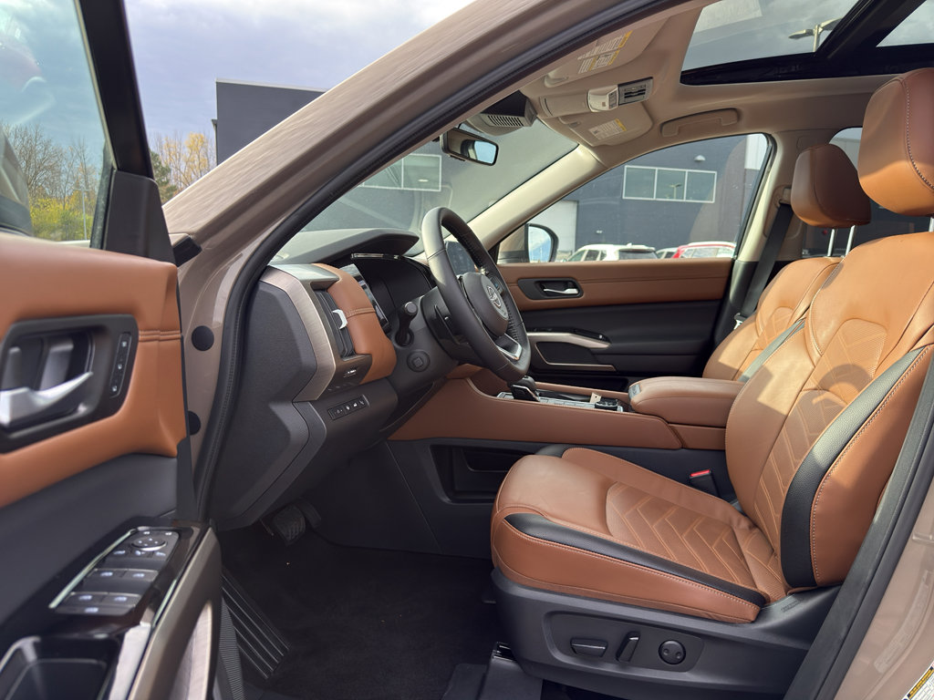 Certified 2025 Nissan Pathfinder Platinum w/ Cargo Package image 11