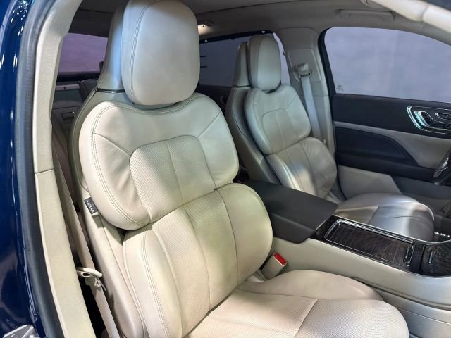 Used 2019 Lincoln Continental Reserve w/ Rear Seat Package AWD/4WD image 30