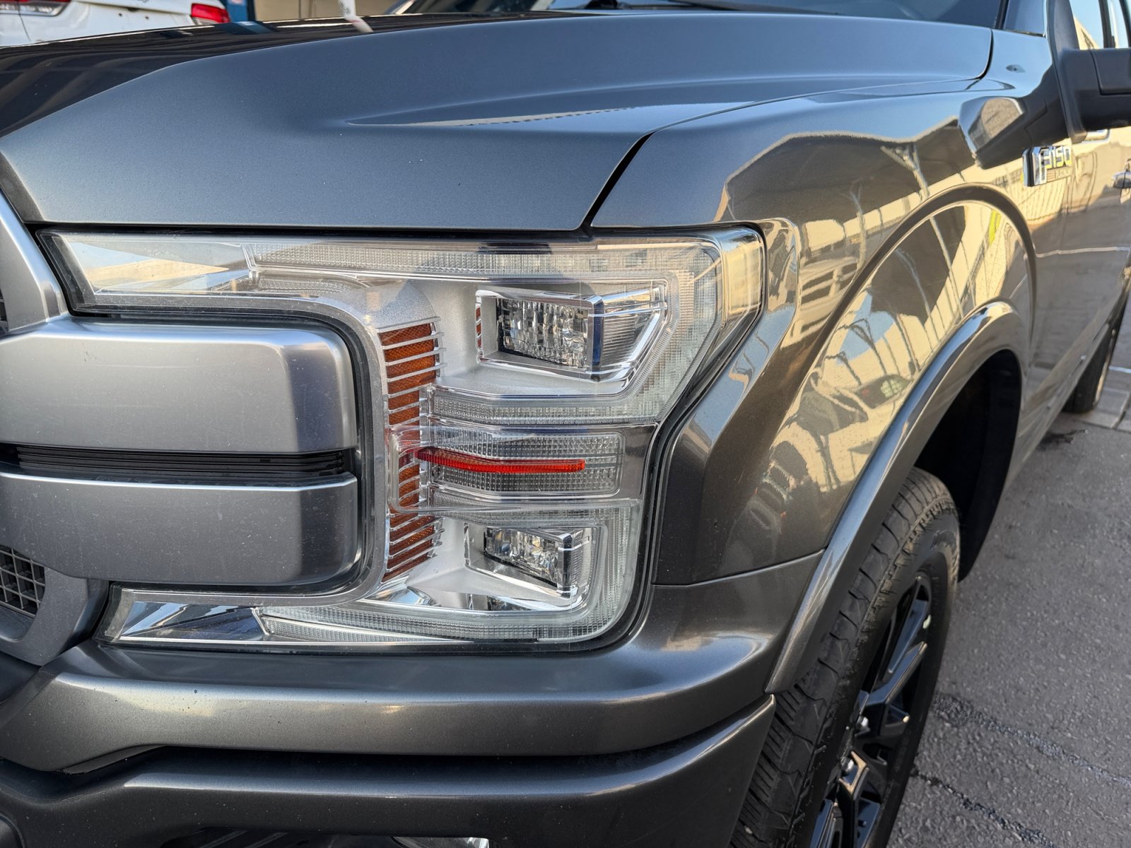 Used 2019 Ford F150 Platinum w/ Equipment Group 701A Luxury AWD/4WD image 9