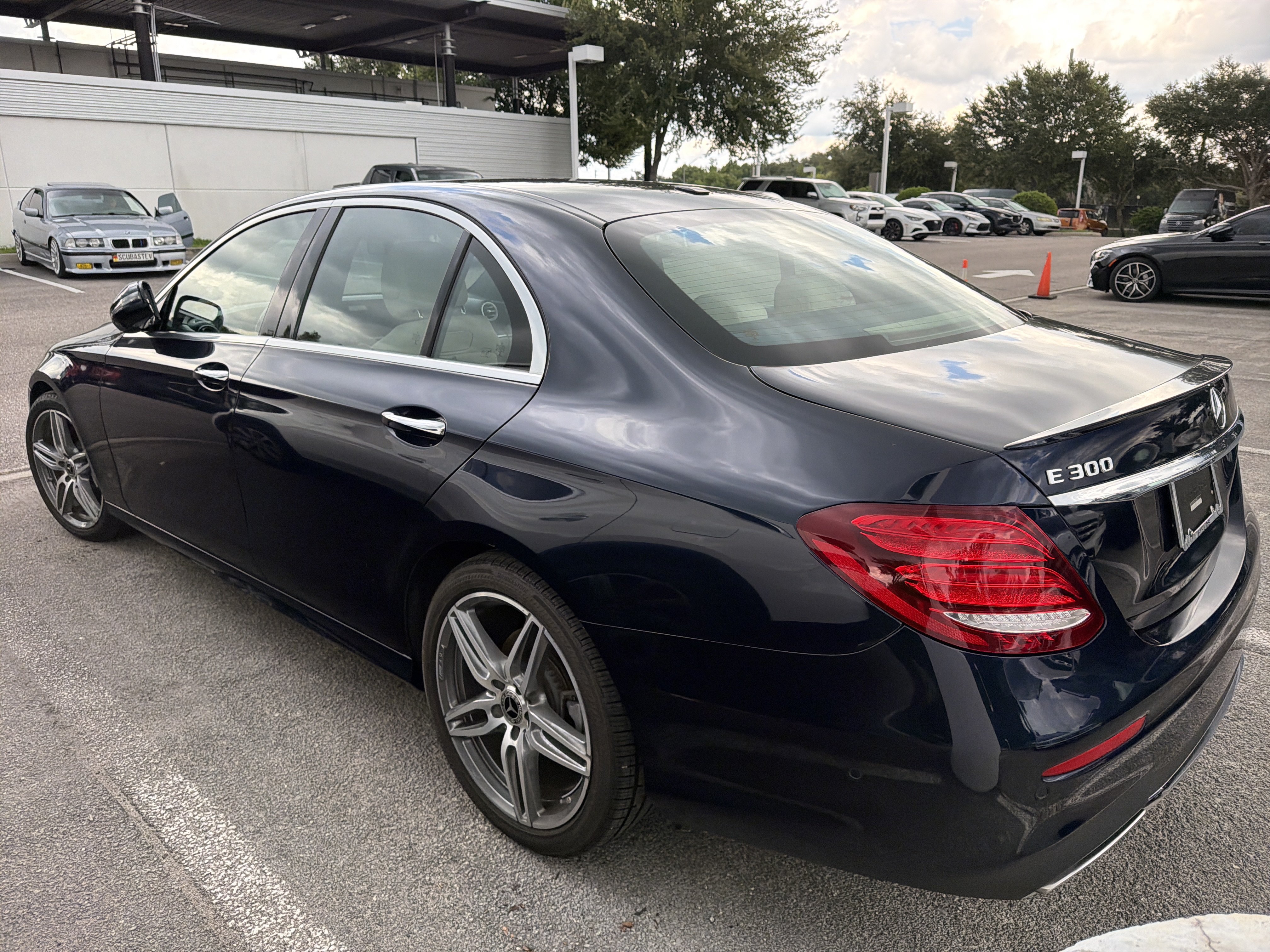 Used 2019 Mercedes-Benz E 300 image 3