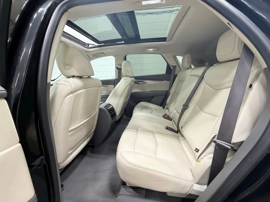Used 2017 Cadillac XT5 Premium Luxury AWD/4WD image 26