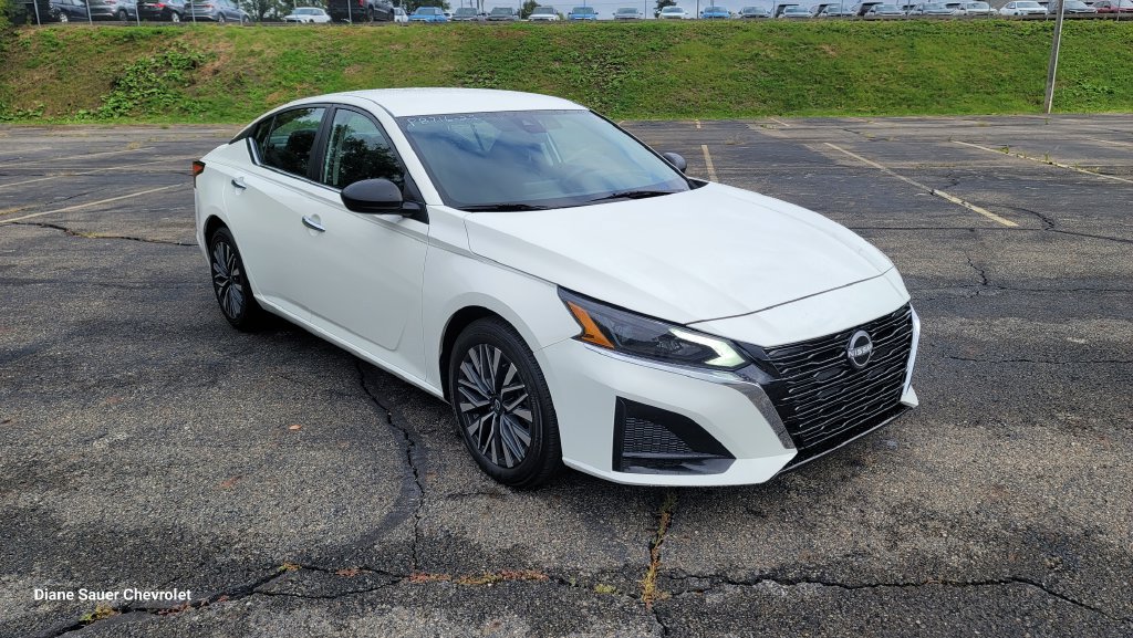 Used 2025 Nissan Altima 2.5 SV FWD image 16