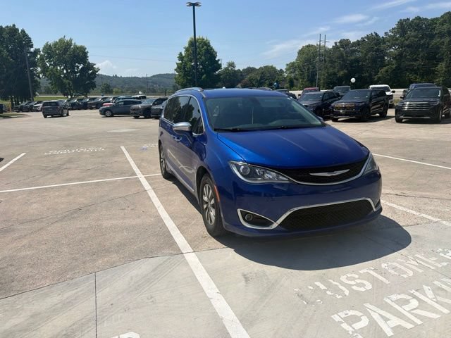 Used 2020 Chrysler Pacifica Limited FWD image 13