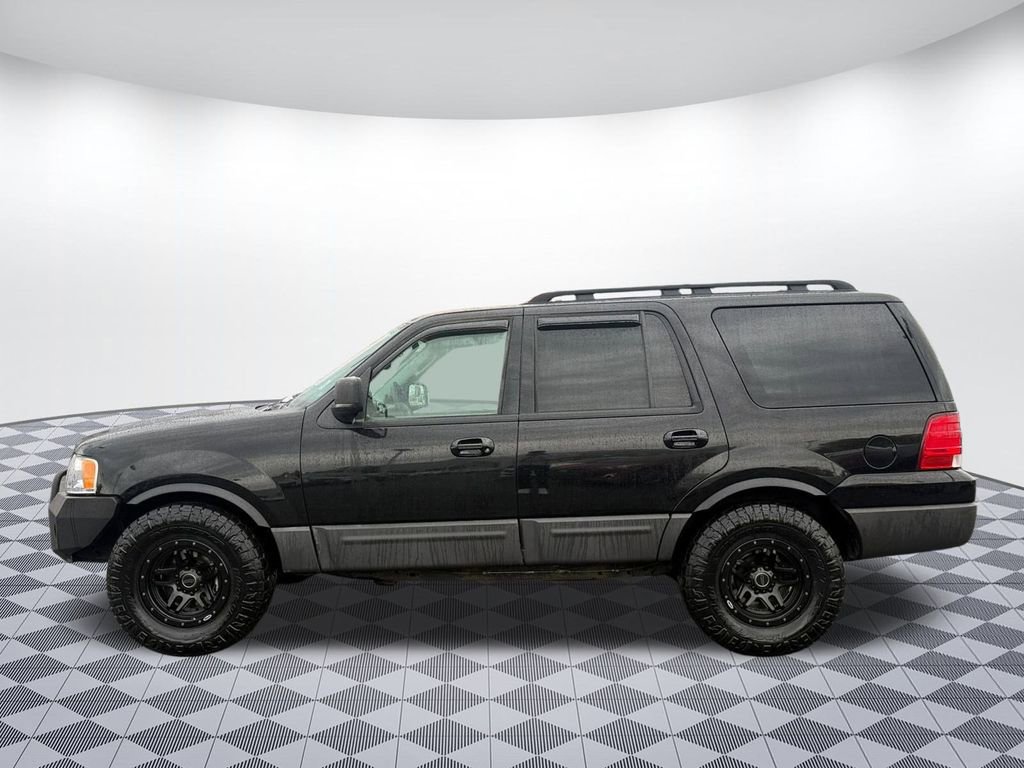 Used 2005 Ford Expedition XLT image 4