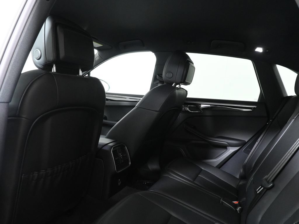 Used 2023 Porsche Macan S AWD/4WD image 35