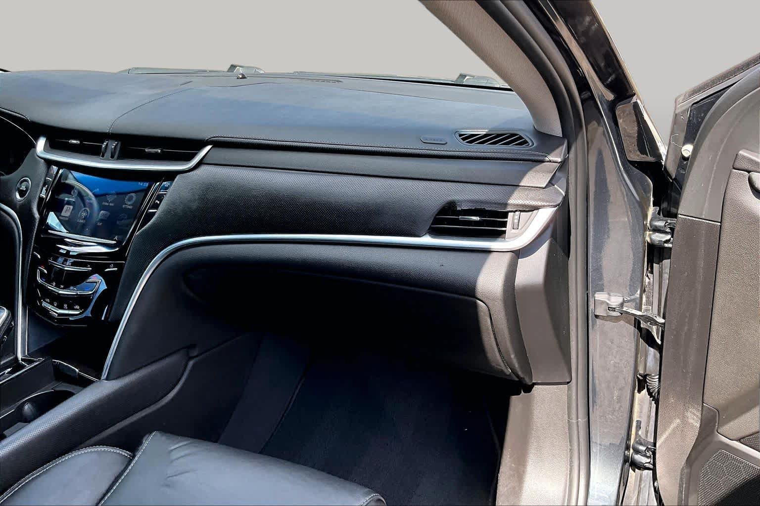 Used 2015 Cadillac XTS FWD image 19