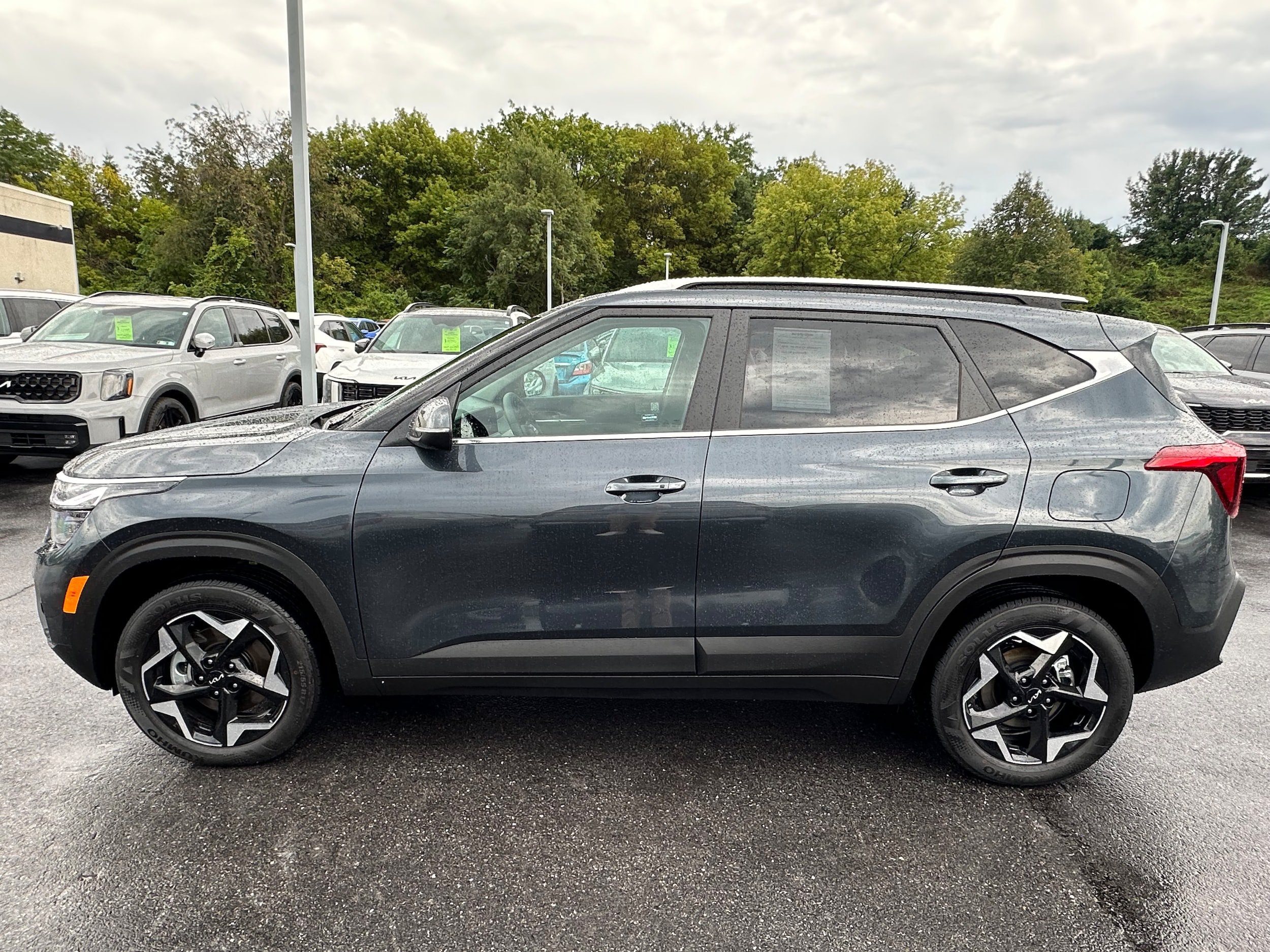 Used 2026 Kia Seltos EX AWD/4WD image 8