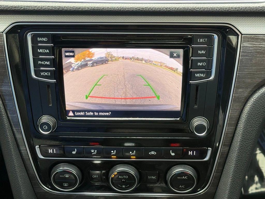 Used 2017 Volkswagen Passat 1.8T SEL Premium image 37