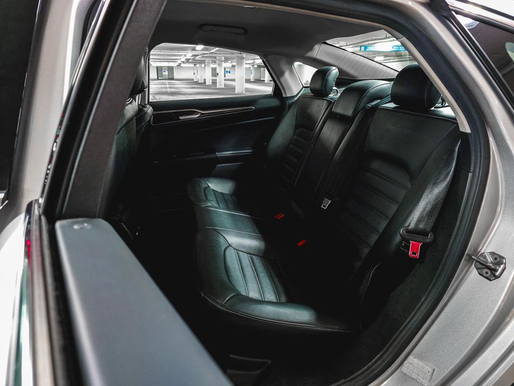 Used 2017 Ford Fusion SE w/ Fusion SE Technology Package image 21