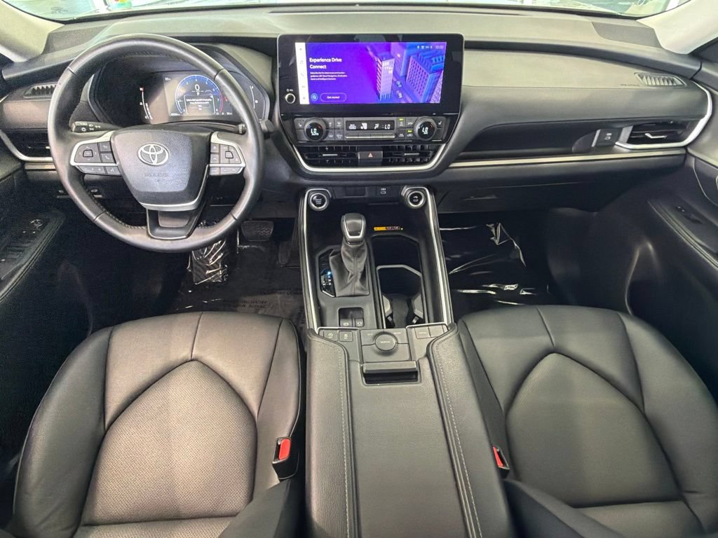 Certified 2024 Toyota Grand Highlander FWD image 33