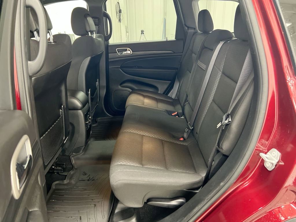 Used 2021 Jeep Grand Cherokee Laredo image 22