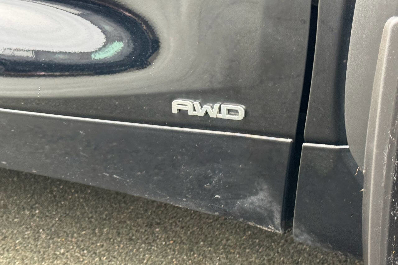 Used 2020 Toyota Highlander LE image 13