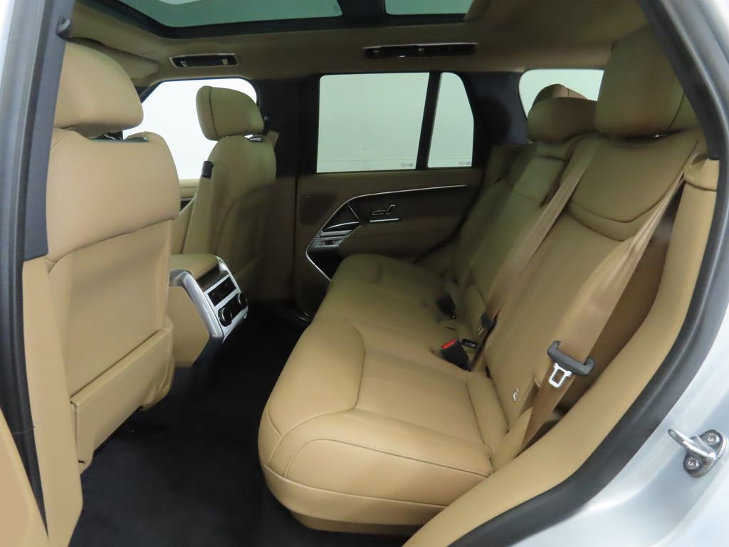 New 2025 Land Rover Range Rover SE image 23