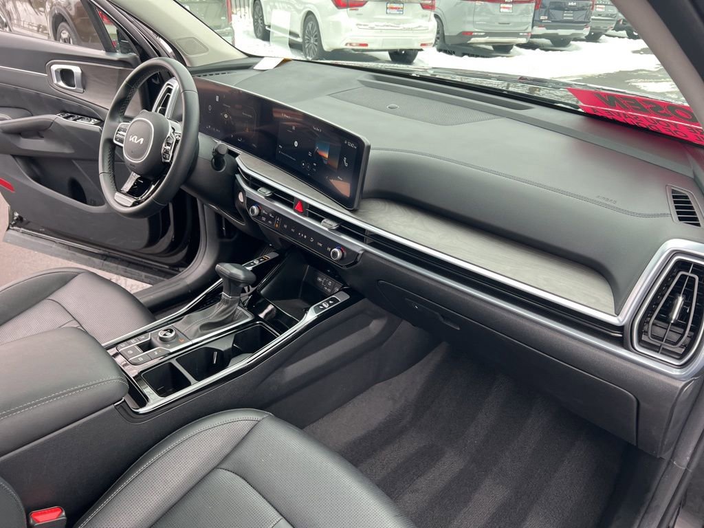 Certified 2024 Kia Sorento SX image 23