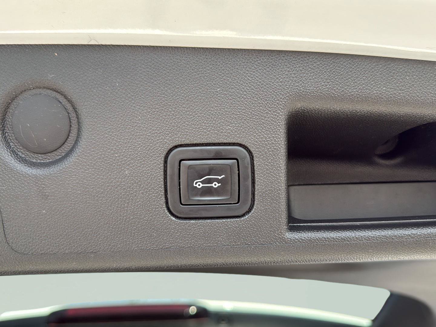 Used 2022 Chevrolet Equinox LT AWD/4WD image 17