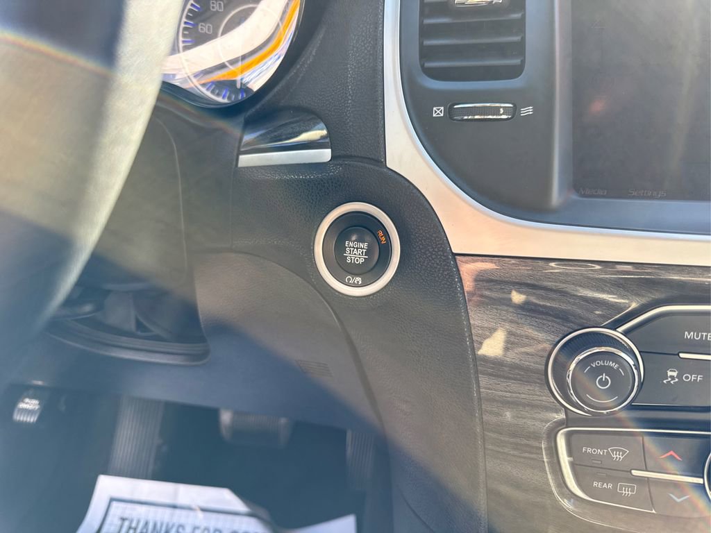 Used 2022 Chrysler 300 Touring L image 30