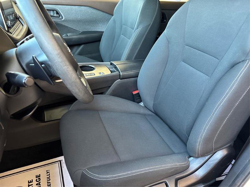 Used 2023 Nissan Rogue S image 10