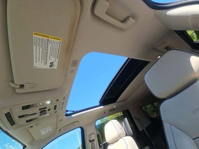 Used 2021 GMC Yukon XL Denali w/ Denali Premium Package image 9