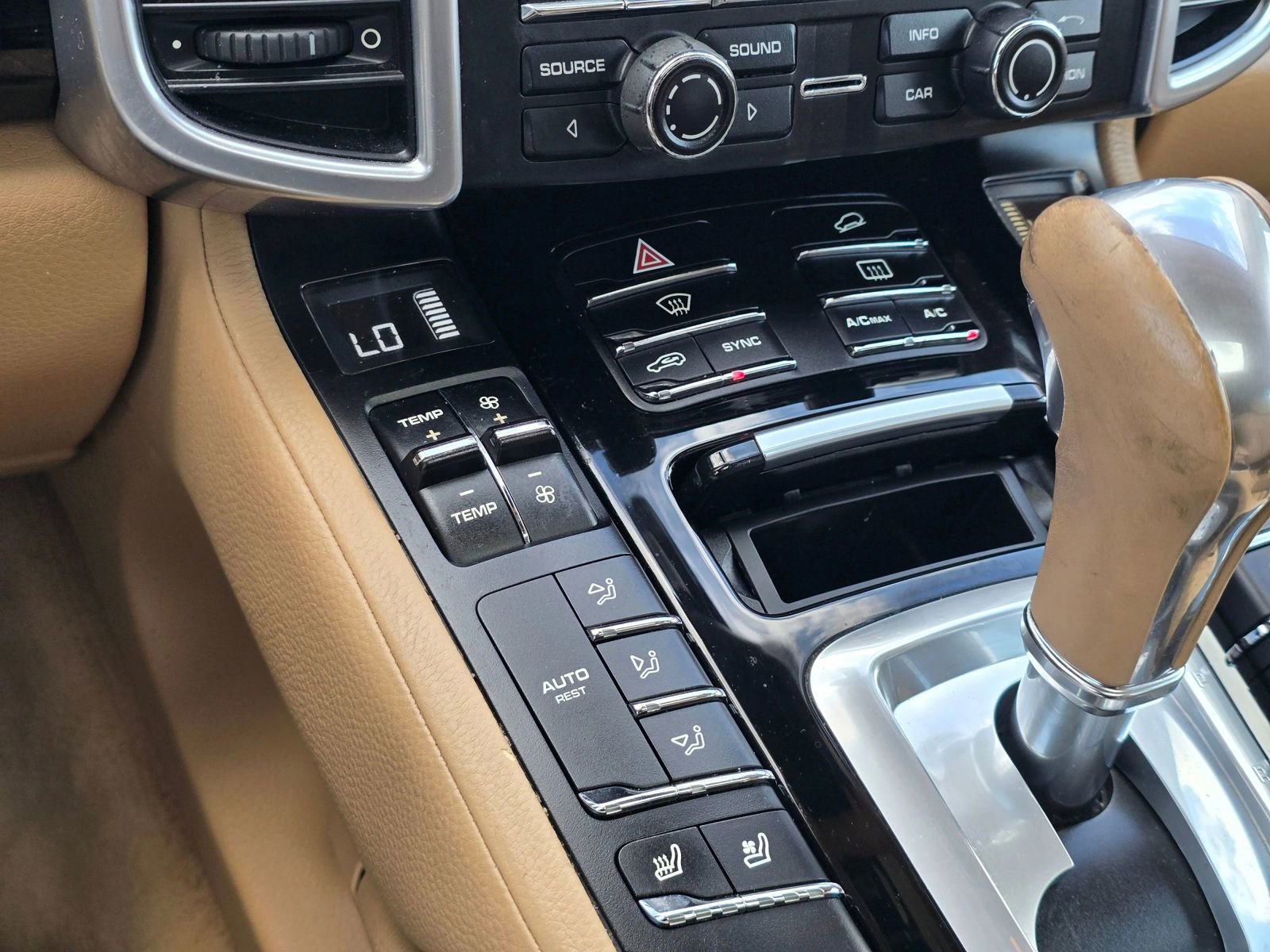 Used 2014 Porsche Cayenne AWD/4WD image 38