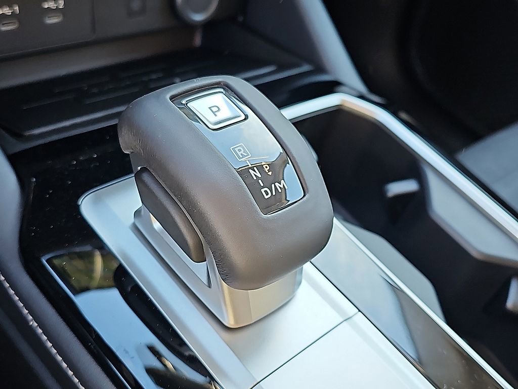 New 2026 Mitsubishi Outlander SE image 10