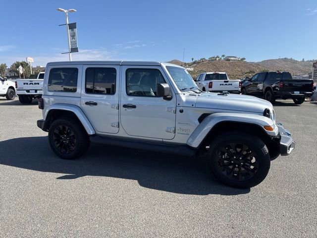 Used 2022 Jeep Wrangler Unlimited Sahara w/ Cold Weather Group image 16