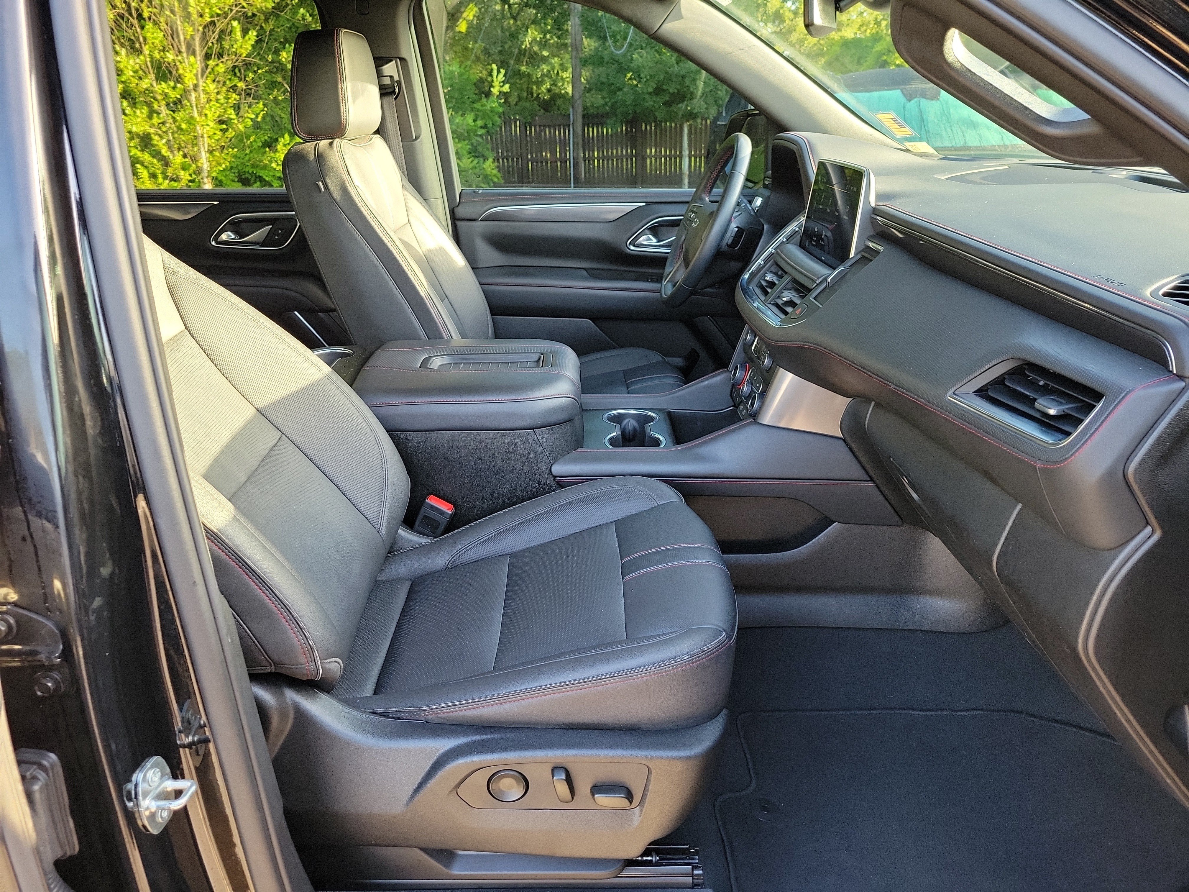 Used 2023 Chevrolet Suburban RST RWD image 6