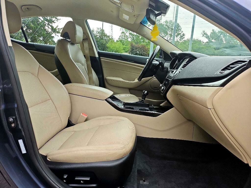 Used 2014 Kia Cadenza Premium FWD image 19