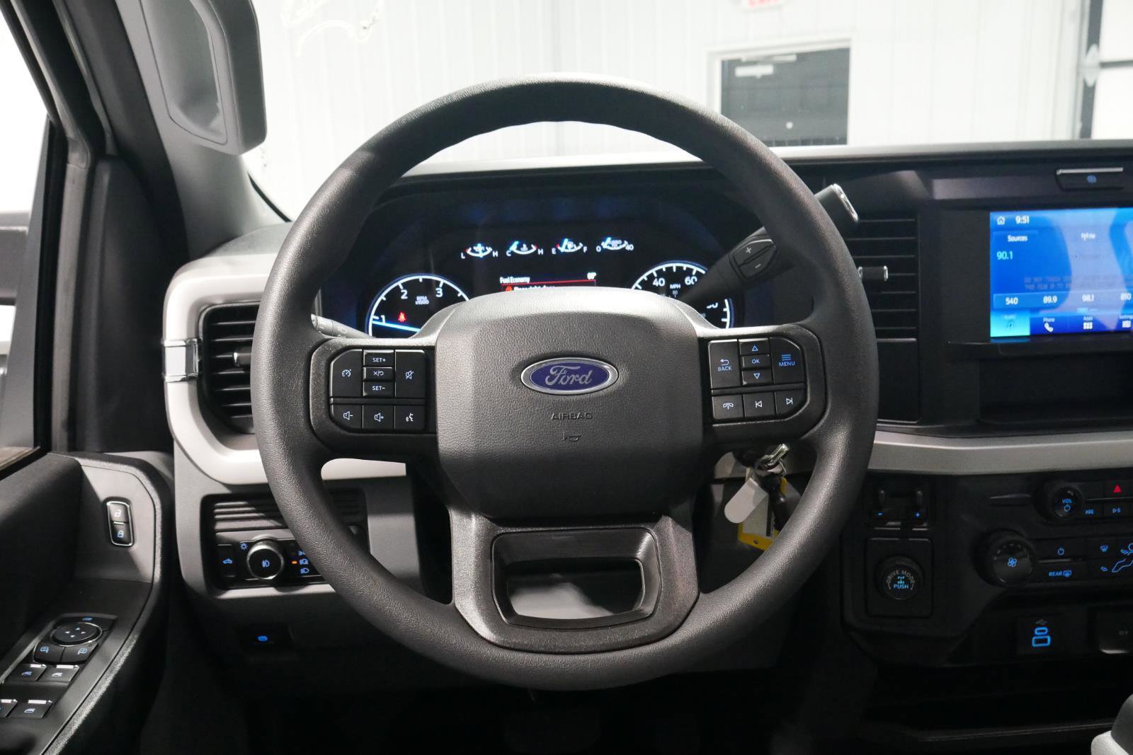 New 2025 Ford F250 XL w/ XL Chrome Package image 31