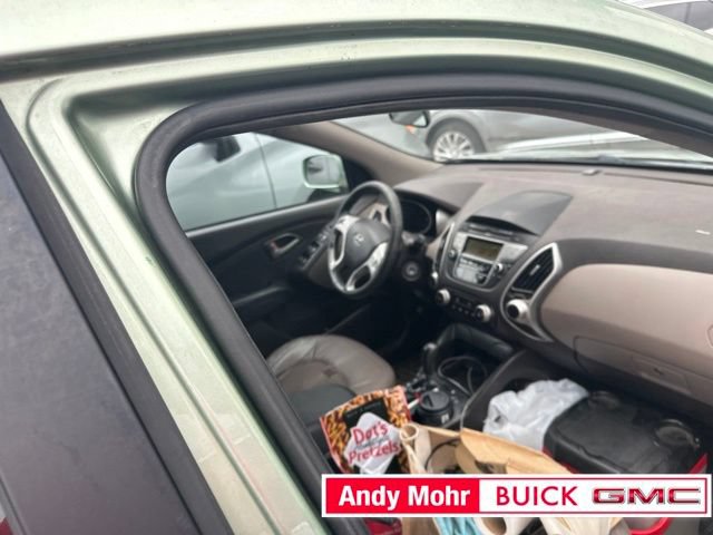 Used 2010 Hyundai Tucson GLS w/ Popular Equipment Pkg 2 AWD/4WD image 9