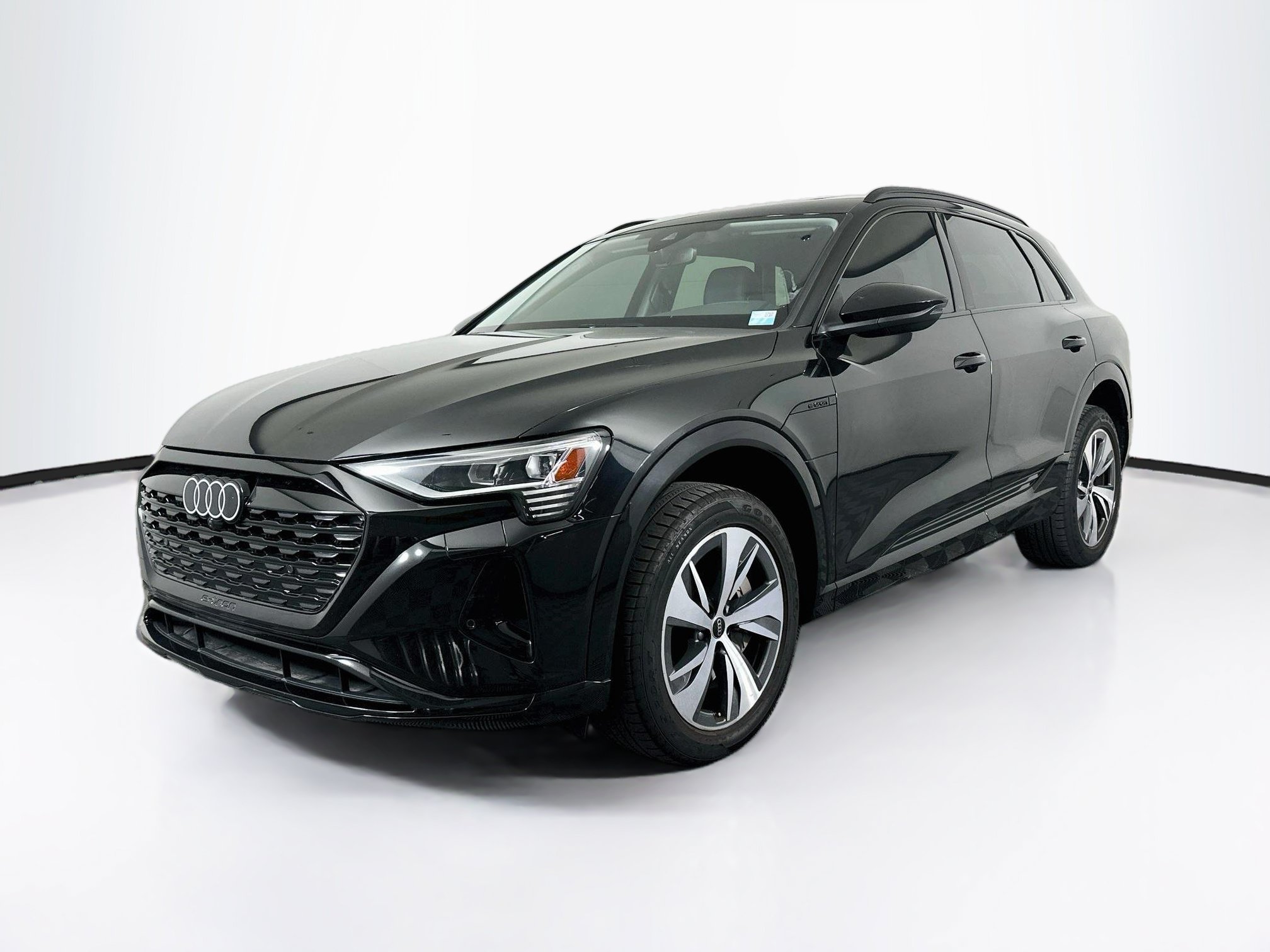 Used 2024 Audi Q8 e-tron Premium AWD/4WD image 3