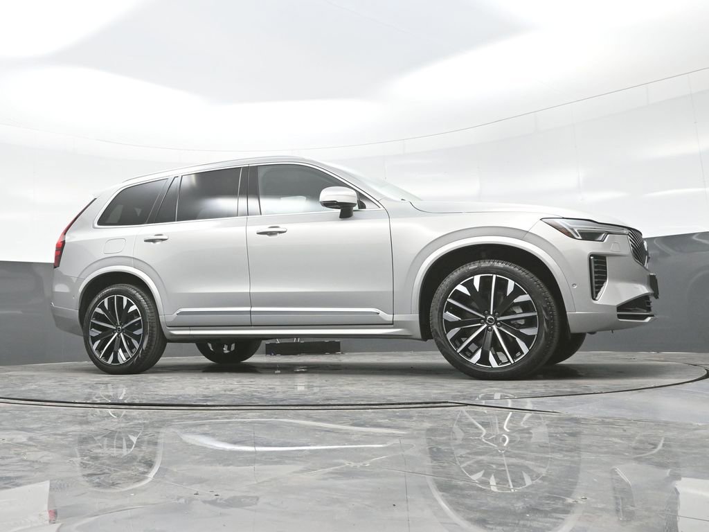 Used 2025 Volvo XC90 B6 Plus image 29