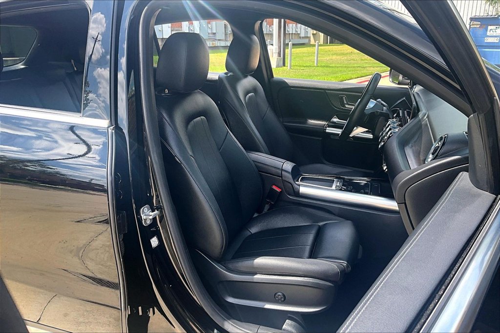 Used 2025 Mercedes-Benz GLA 250 image 10