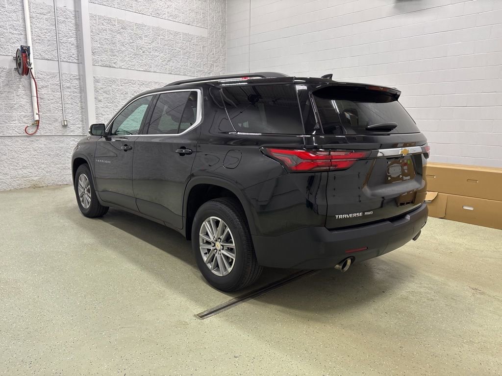 Used 2023 Chevrolet Traverse LT w/ Rear Camera Mirror Package AWD/4WD image 6
