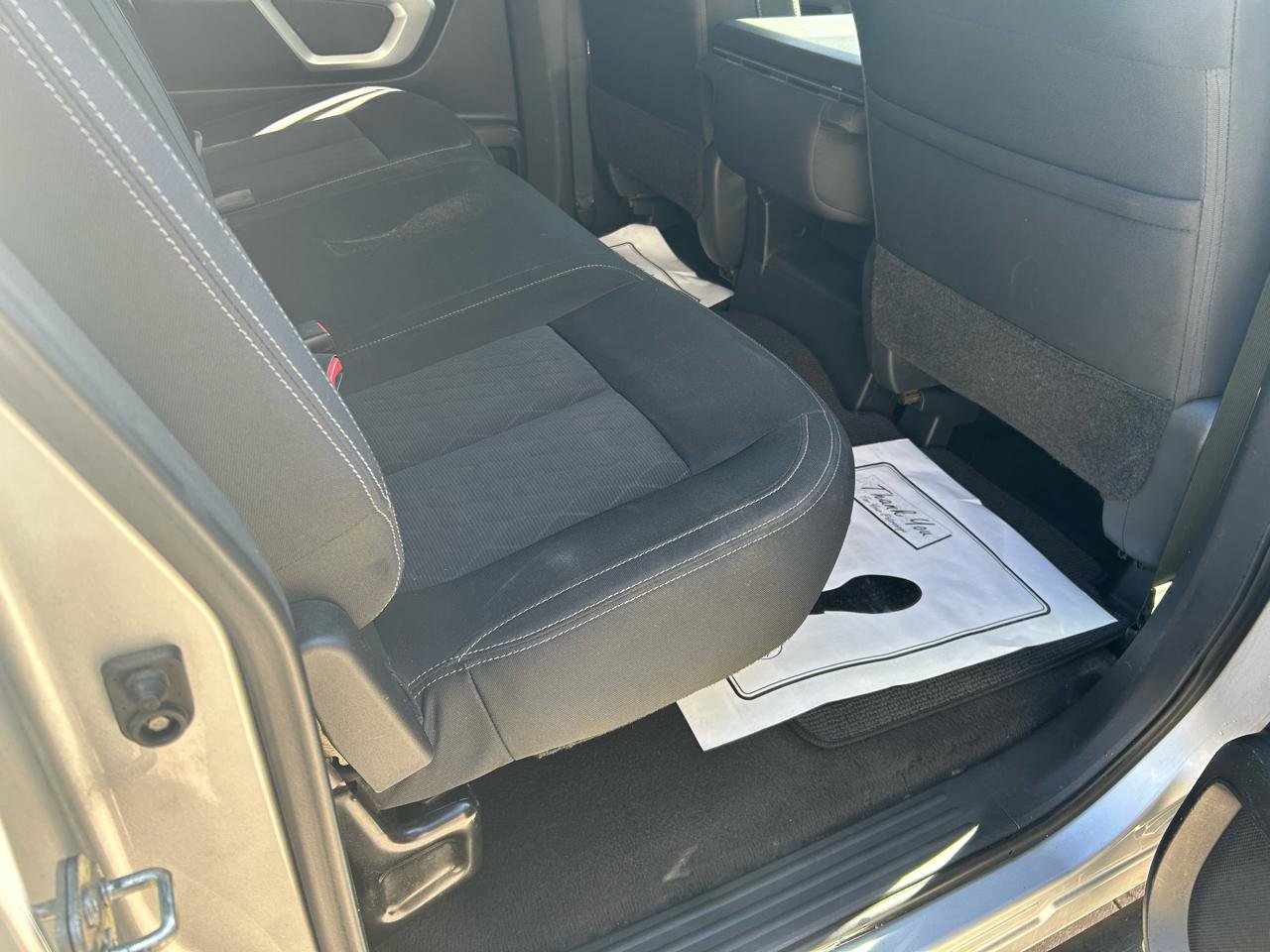 Used 2017 Nissan Titan SV image 12